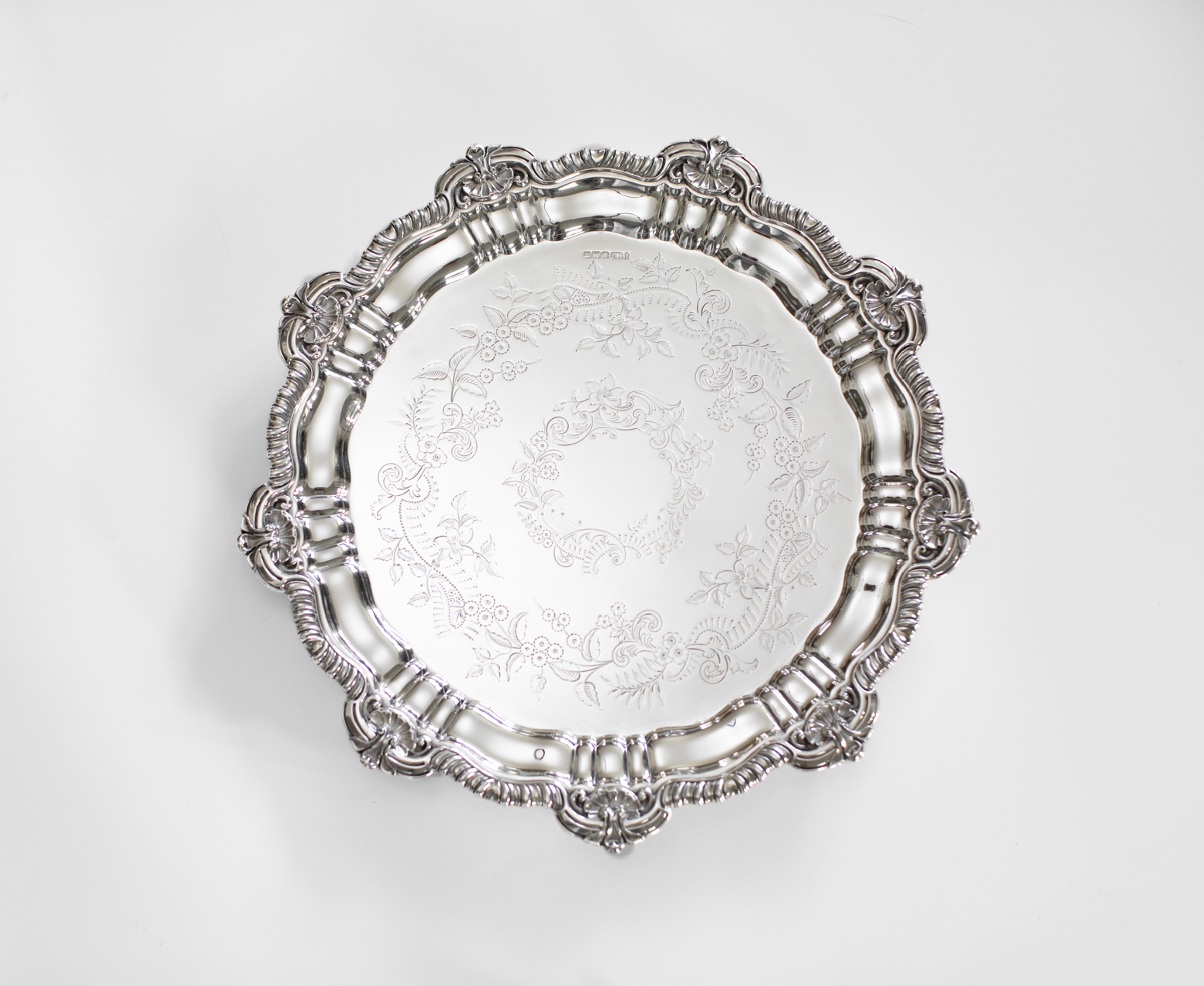 https://wylerantiques.com/wp-content/uploads/2023/03/wyler-antiques-English-silver-salver-.jpg